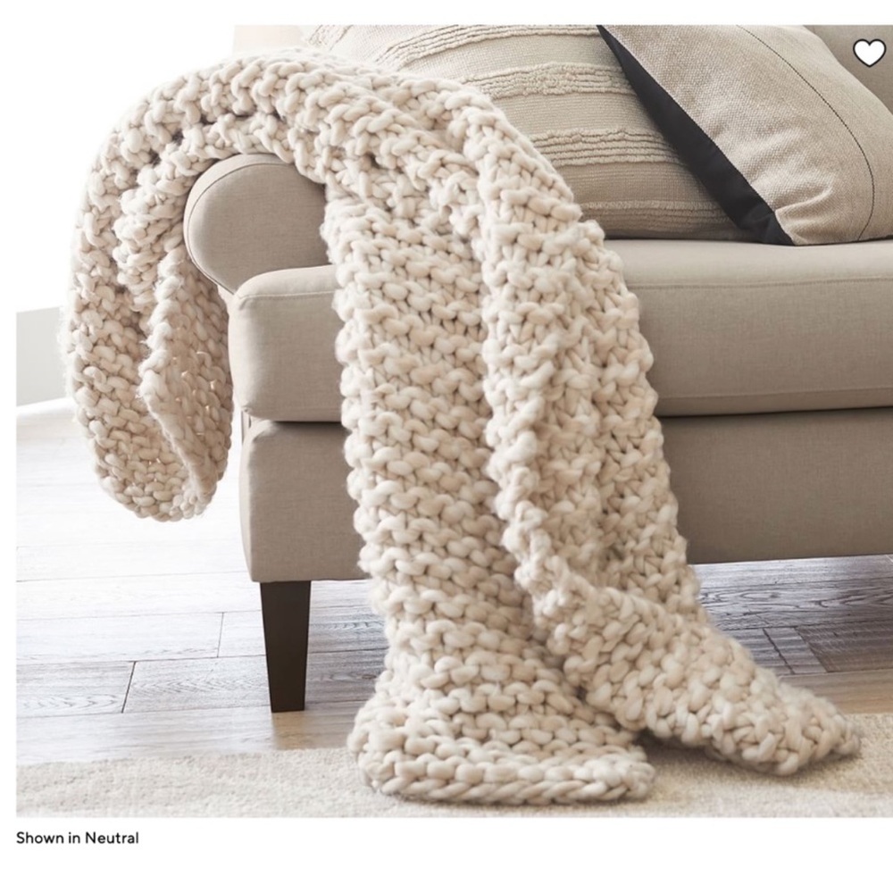 Pottery Barn Chunky Handknit Throw Blanket In Cream, Tan/Latte Color